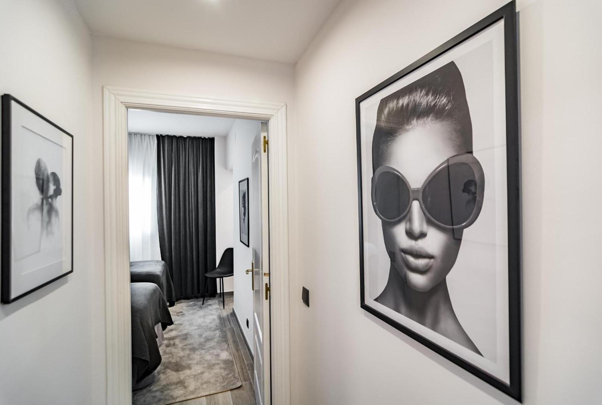 Pr - Stunning Flat Front Line Beach Puerto Banus Marbella Exterior photo