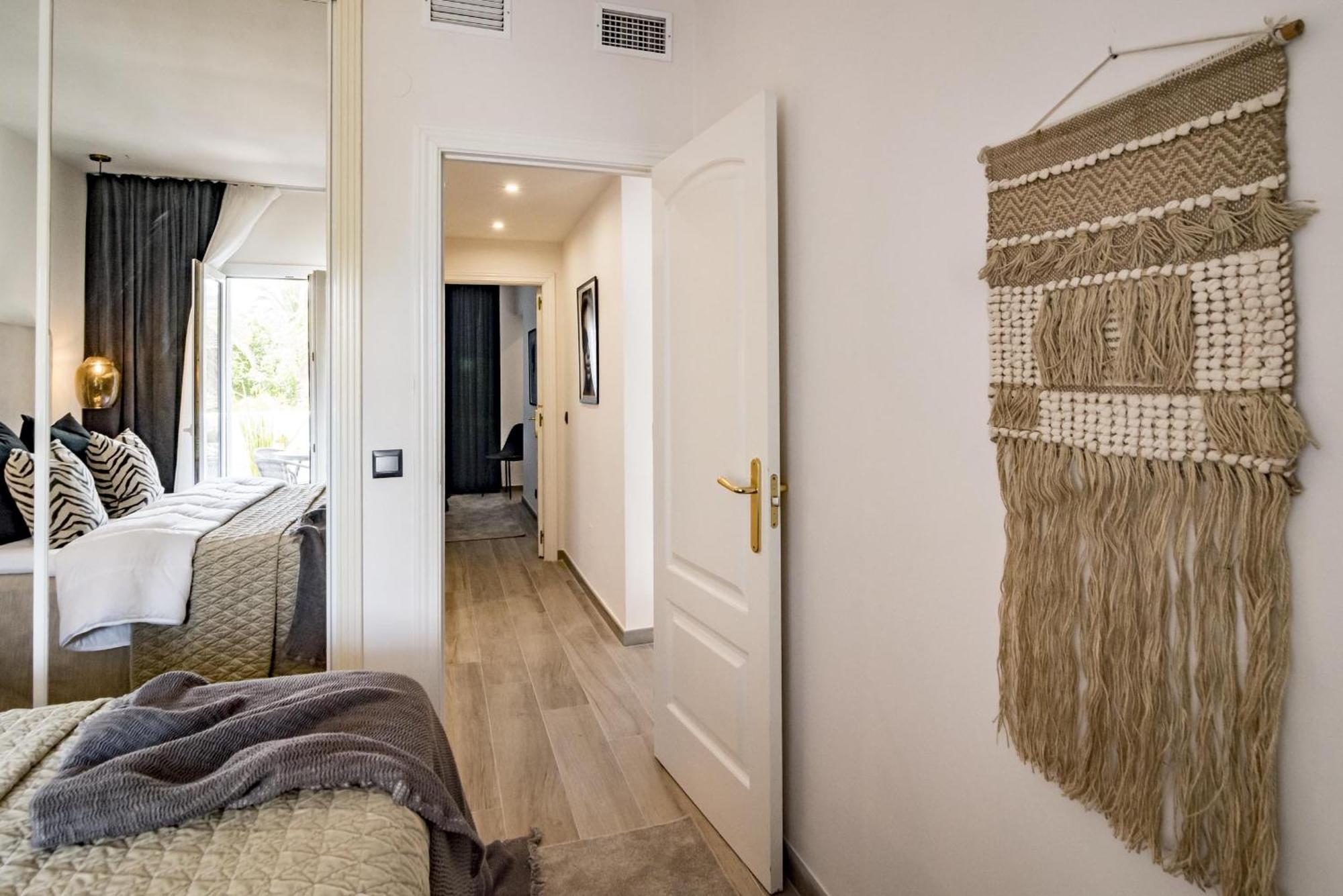 Pr - Stunning Flat Front Line Beach Puerto Banus Marbella Exterior photo
