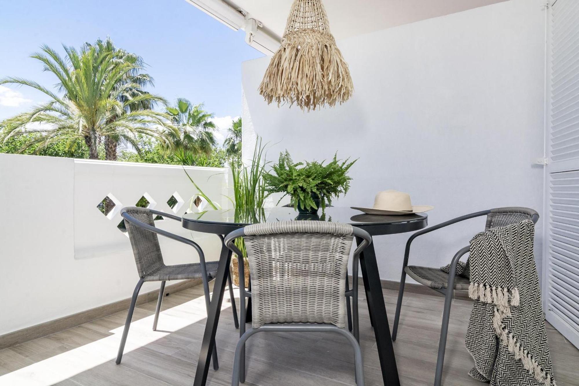 Pr - Stunning Flat Front Line Beach Puerto Banus Marbella Exterior photo