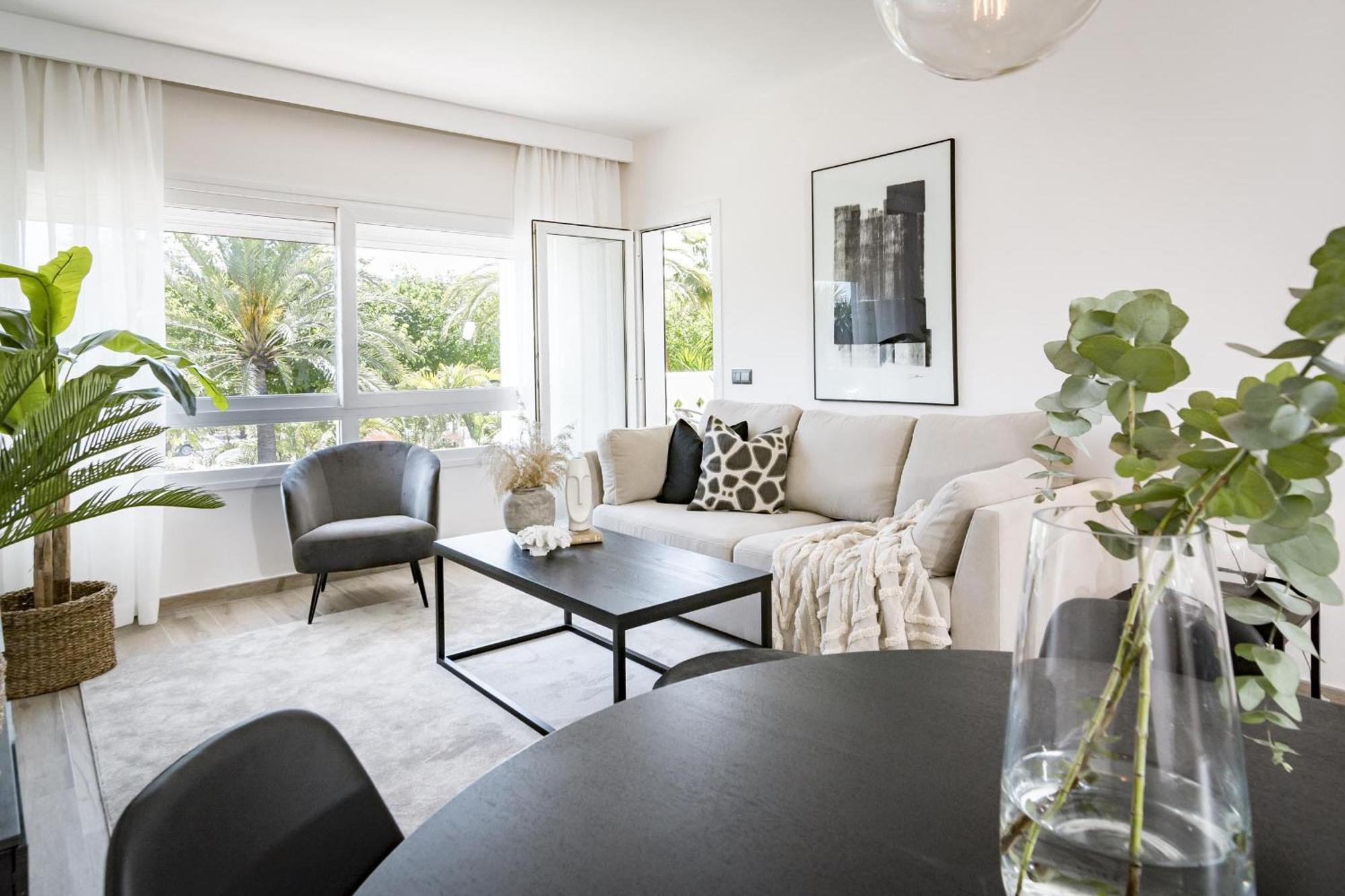 Pr - Stunning Flat Front Line Beach Puerto Banus Marbella Exterior photo
